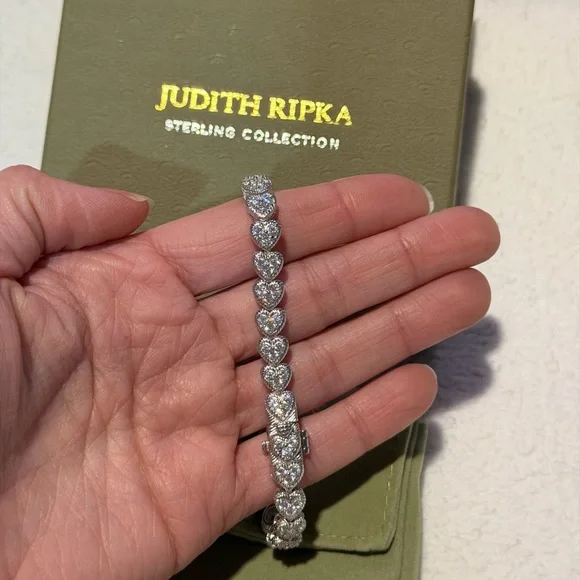 Judith Ripka Sterling Silver Heart Tennis Bracelet CZ Pavé 7.5inches - Picture 2 of 3